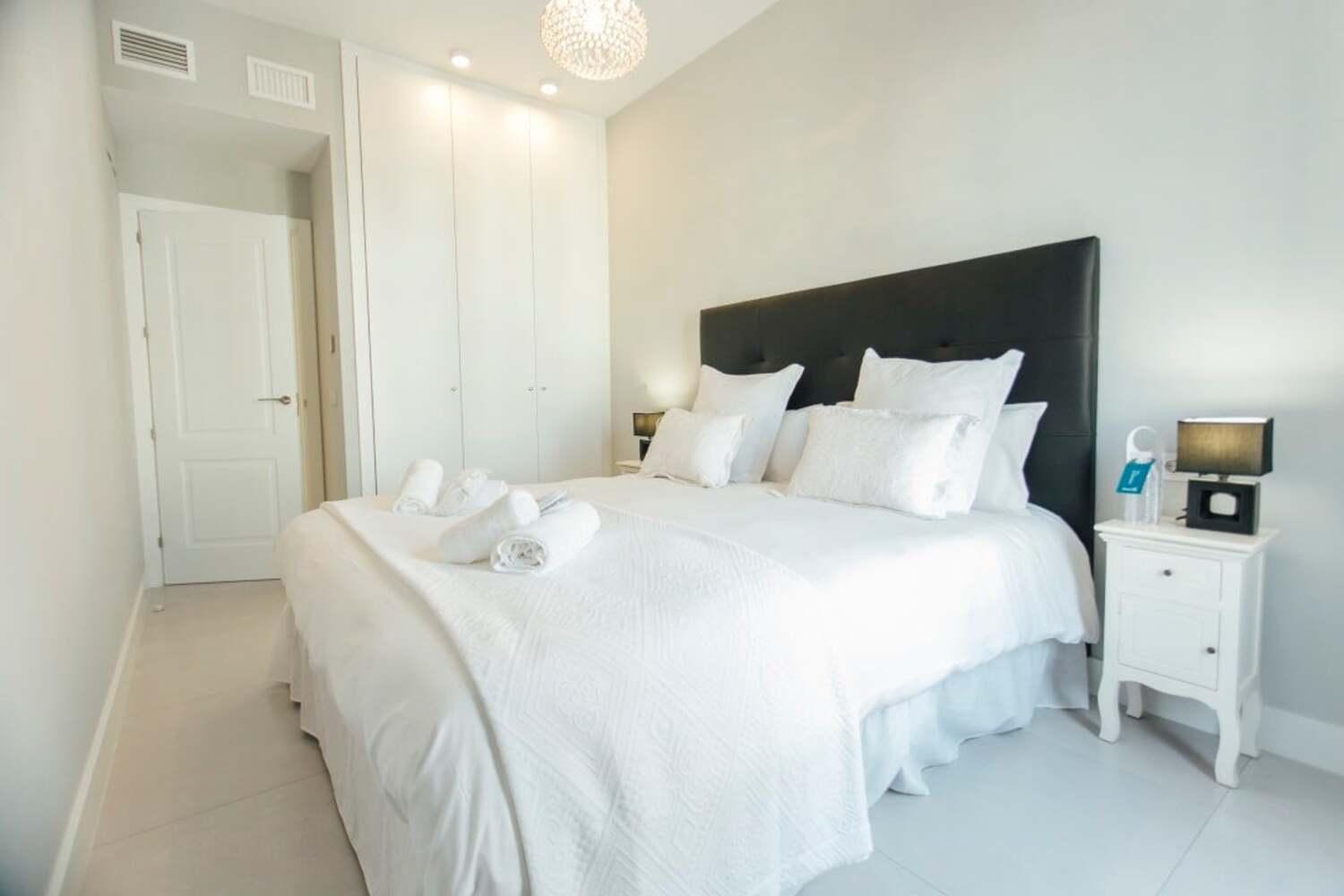 Modern And Luxurious -3 Bdr 2bth- Pastor Y Landero Apartment