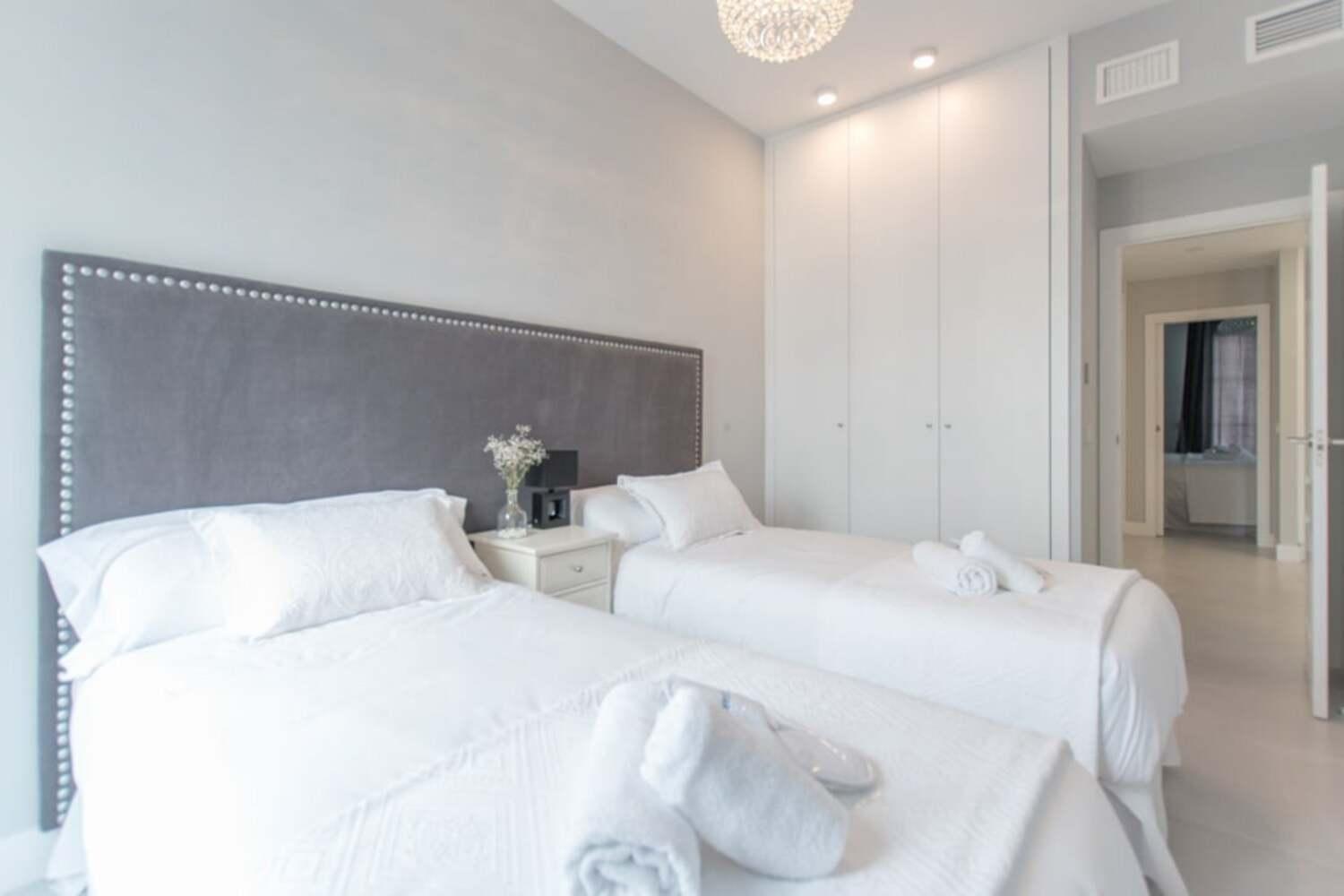 Modern And Luxurious -3 Bdr 2bth- Pastor Y Landero * Sewilla